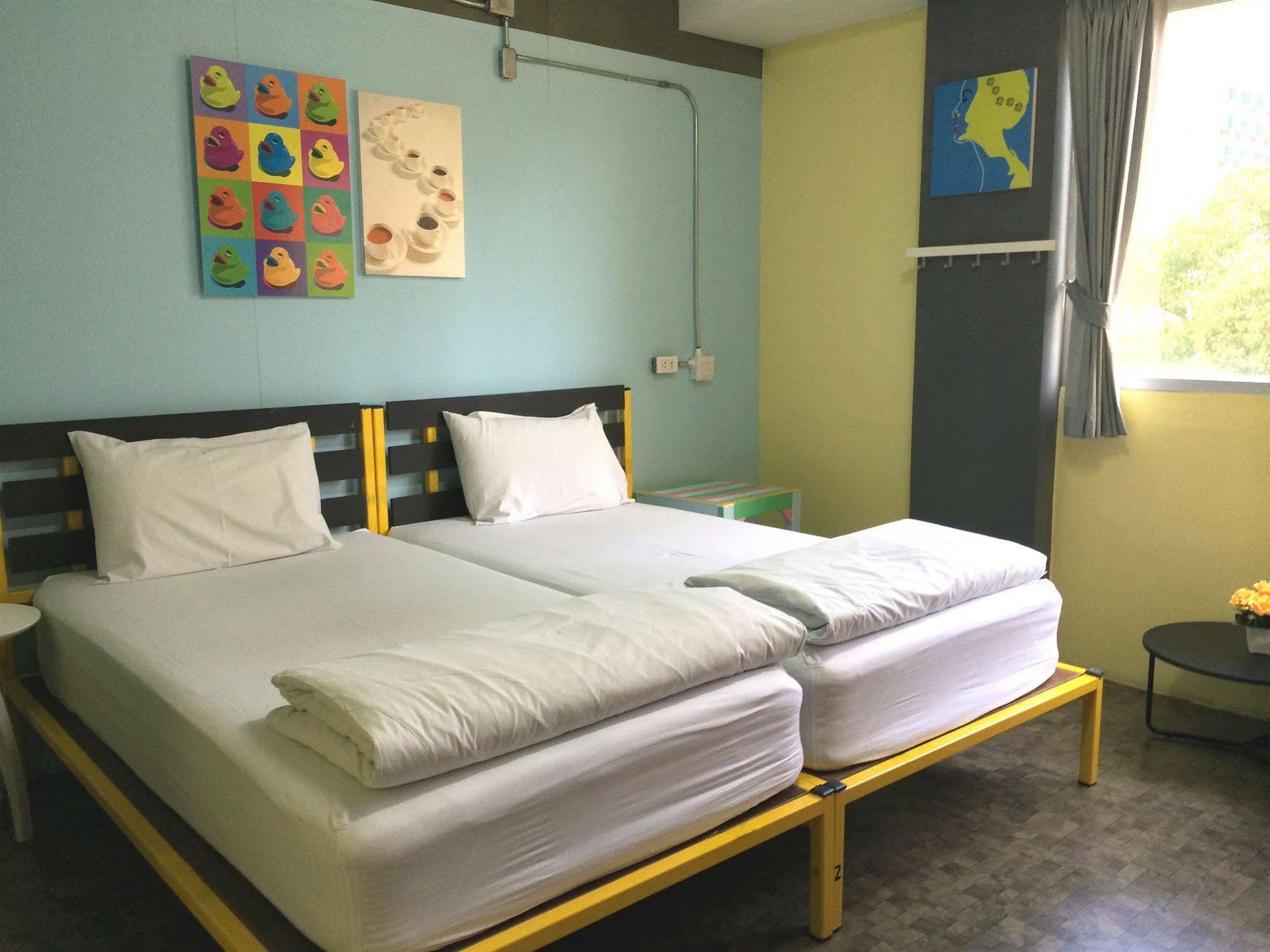 Saphaipae Hostel Bangkok Eksteriør bilde