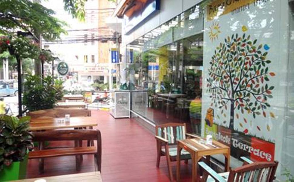 Saphaipae Hostel Bangkok Eksteriør bilde